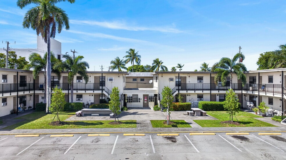 More Photos Of 2275-2281 NE 12th St, Pompano Beach Apartments For Sale