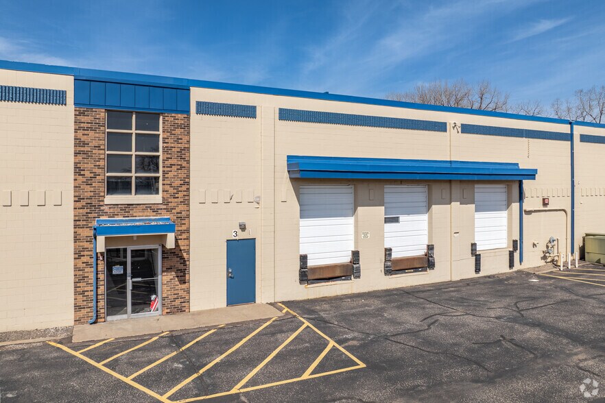 More Photos Of 3401 NE Spring St, Minneapolis Manufacturing For Sale