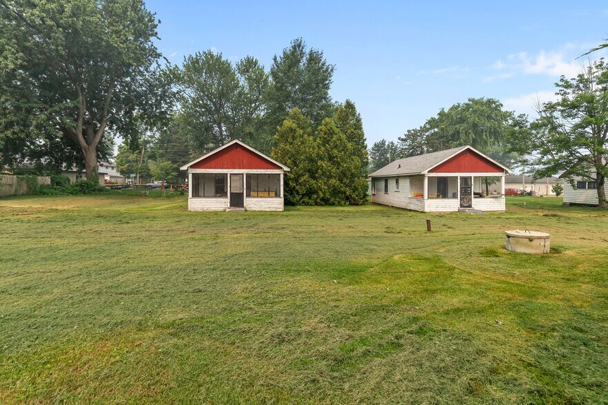 More Photos Of 138 E Front St, Marquette Trailer Camper Park For Sale