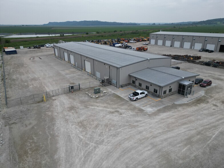 Primary Photo Of 3400 Old Mormon Bridge Rd, Crescent Warehouse For Lease