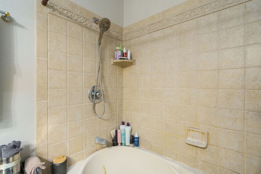 More Photos Of 206 E Liberty St, Milford Office For Sale