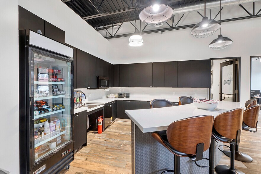 More Photos Of 701-705 N Andrews Ave, Fort Lauderdale Coworking Space