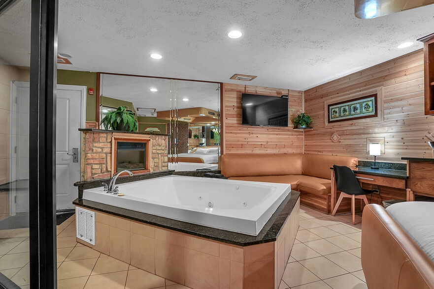 More Photos Of 16W621 S Frontage Rd, Willowbrook Hotel For Sale