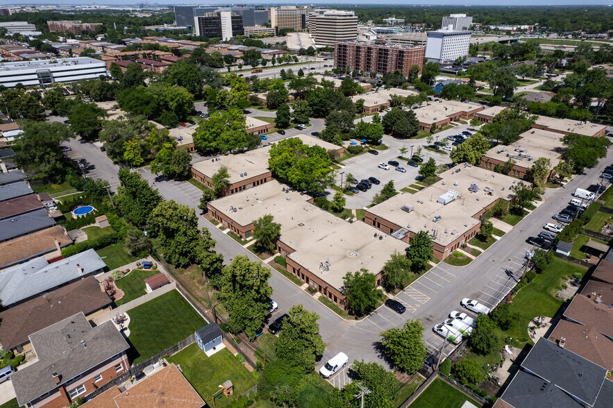 More Photos Of 5519 N Cumberland Ave, Chicago Office For Lease