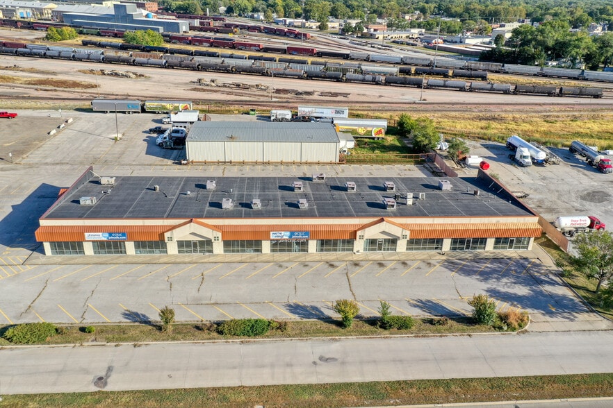 More Photos Of 5945 Cornhusker Hwy, Lincoln Flex For Lease