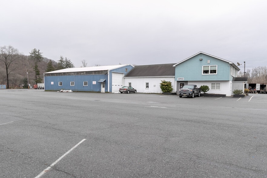 More Photos Of 56 US 46 Hwy, Columbia Distribution For Lease