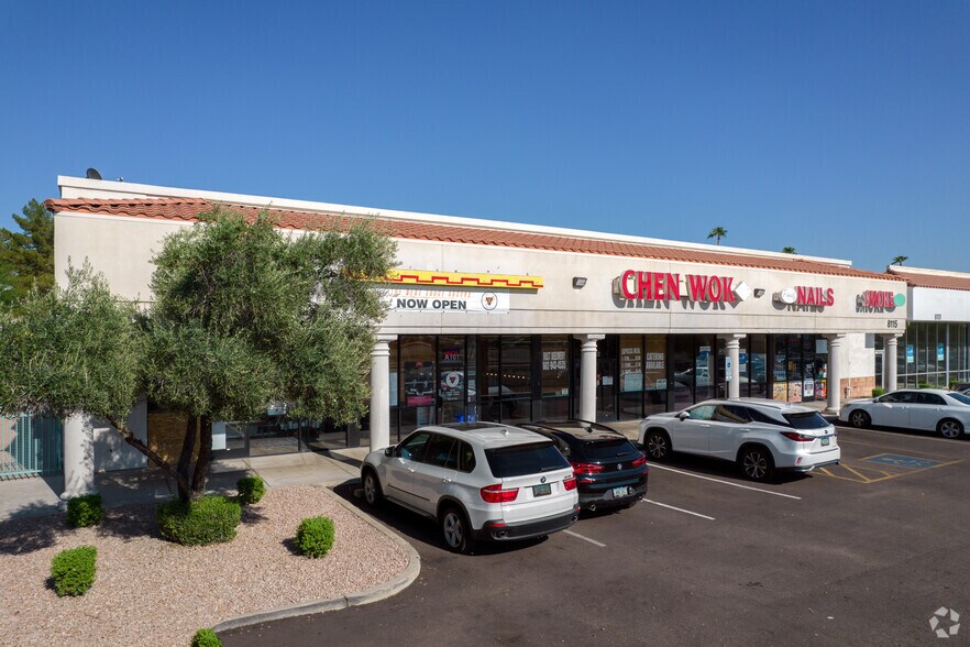 More Photos Of 8115 N 19th Ave, Phoenix Freestanding For Lease