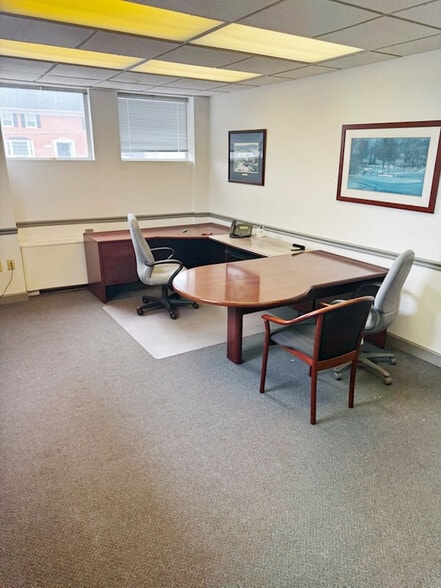 More Photos Of 900 S Washington St, Falls Church Office For Lease