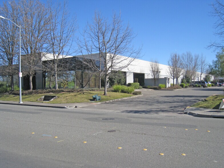 Primary Photo Of 5570 Skylane Blvd, Santa Rosa Office For Lease