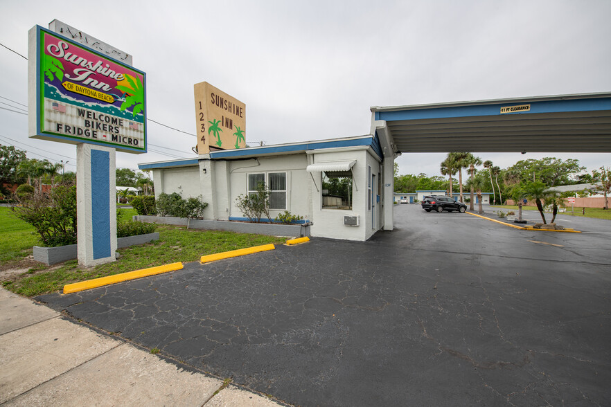 Primary Photo Of 1234 S Ridgewood Ave, Daytona Beach Hotel For Sale