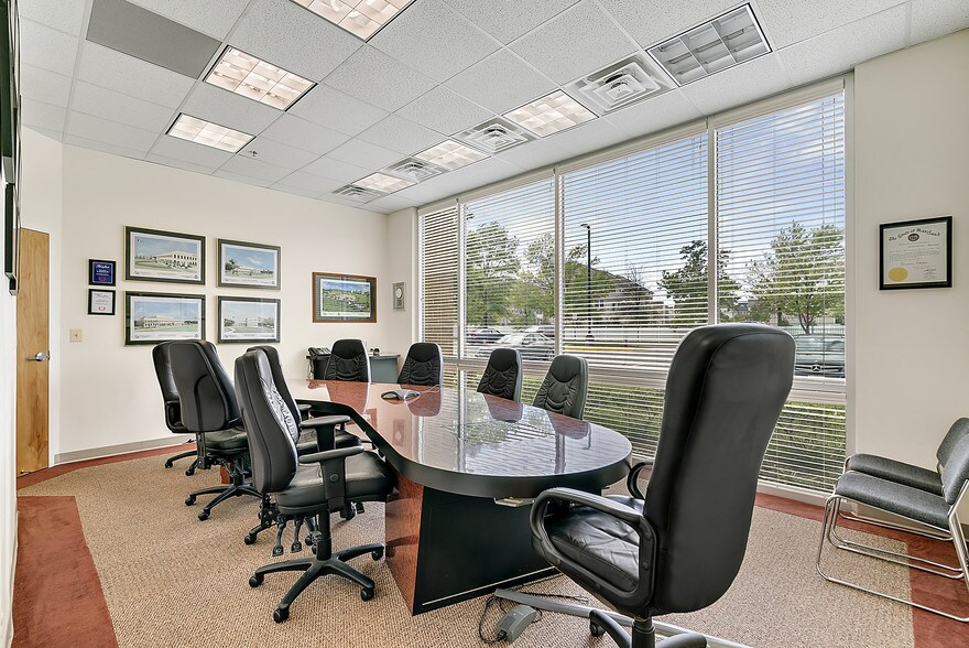 More Photos Of 4229 Lafayette Center Dr, Chantilly Business Park For Lease