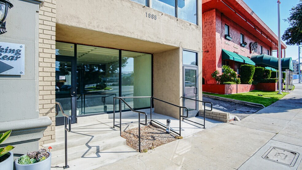 More Photos Of 1666 S Pacific Coast Hwy, Redondo Beach Office For Lease