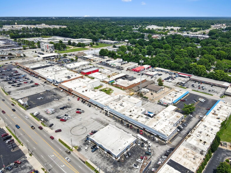 More Photos Of 1938 S Glenstone Ave, Springfield General Retail For Sale