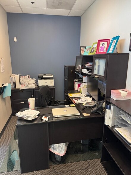 More Photos Of 9220-9268 1/2 Hall Rd, Downey Manufacturing For Lease