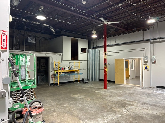 More Photos Of 4 Railroad Ave, Wakefield Flex For Lease