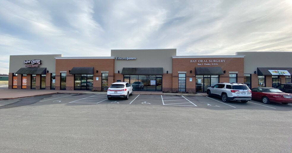 Primary Photo Of 56 Stower Ln, Norwalk Freestanding For Lease