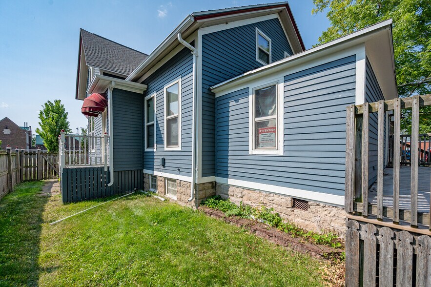 More Photos Of 125 S Quincy St, Green Bay Office For Sale