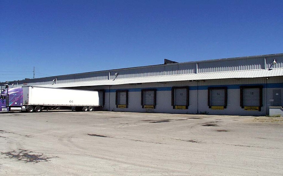 More Photos Of 4310 Stout Field North Dr, Indianapolis Warehouse For Lease