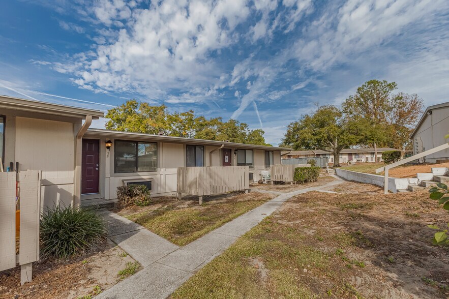 Primary Photo Of 33305 Ryan Dr, Leesburg Apartments For Sale