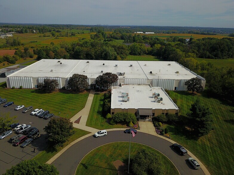 More Photos Of 640 N Lewis Rd, Royersford Warehouse For Lease