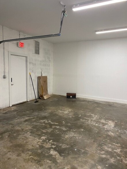More Photos Of 1318-1320 SE 47th St, Cape Coral Office For Lease