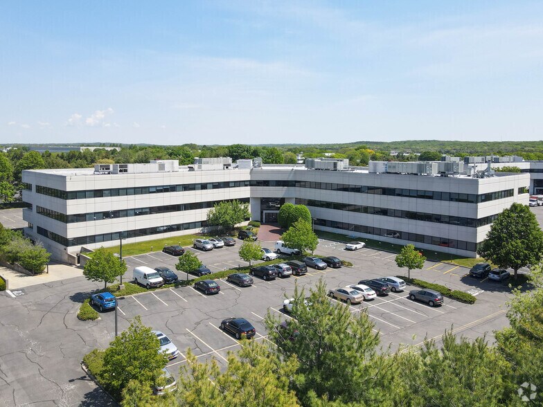 More Photos Of 145 Pinelawn Rd, Melville Office For Lease