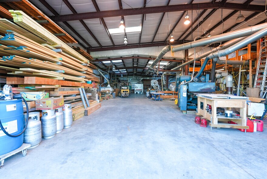 More Photos Of 7800 County Road 24, Fairhope Showroom For Sale