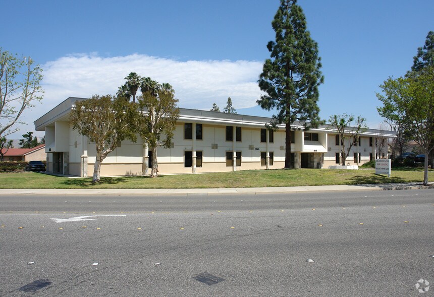 More Photos Of 2045 Royal Ave, Simi Valley Medical For Lease