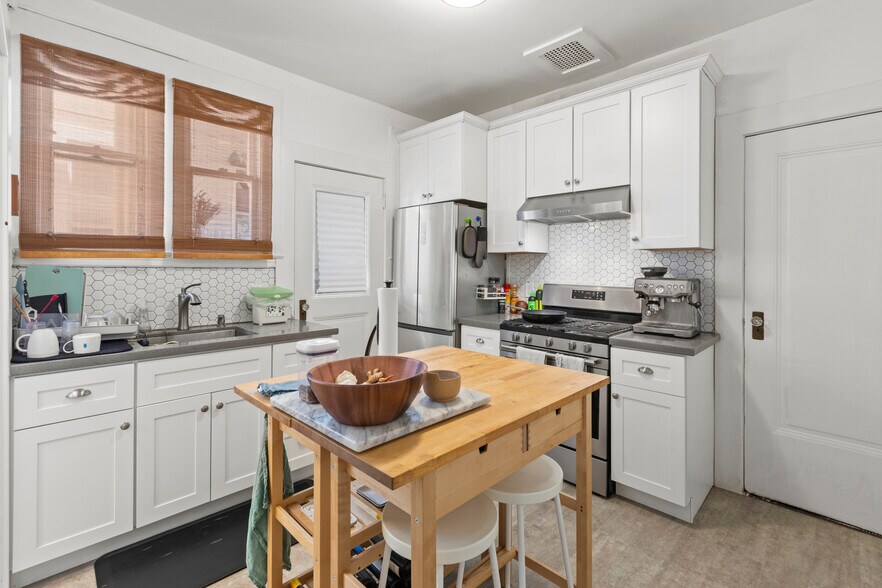 More Photos Of 1418 Leavenworth St, San Francisco Apartments For Sale