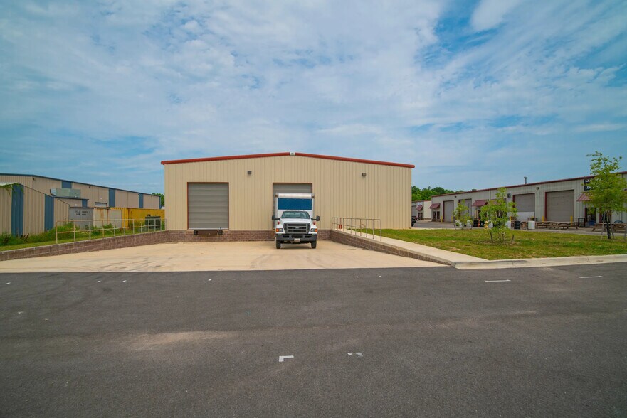 More Photos Of 155 Schooner Ln, Prince Frederick Warehouse For Lease