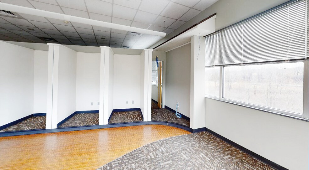 More Photos Of 300 Allegheny Dr, Warrendale Office For Lease