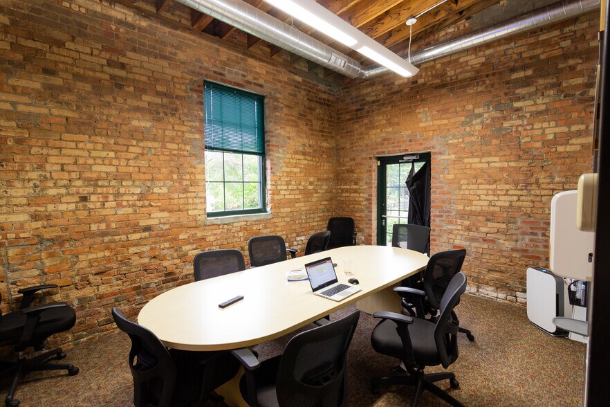 More Photos Of 1213 Center St, Lansing Medical For Sale