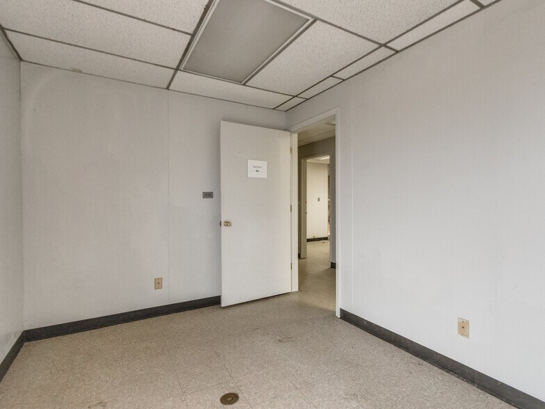 More Photos Of 5835 S Pennsylvania Ave, Oklahoma City Medical For Sale