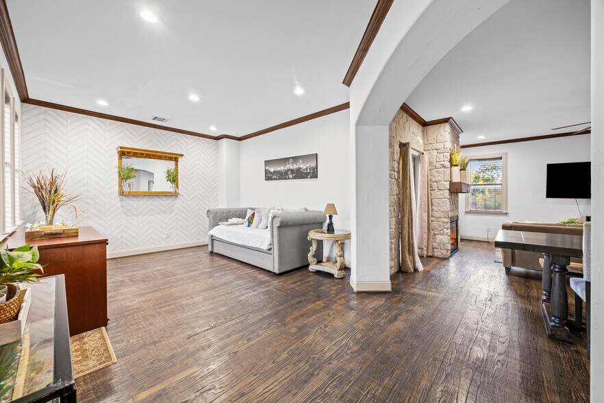 More Photos Of 5100 Mission Ave, Dallas Apartments For Sale