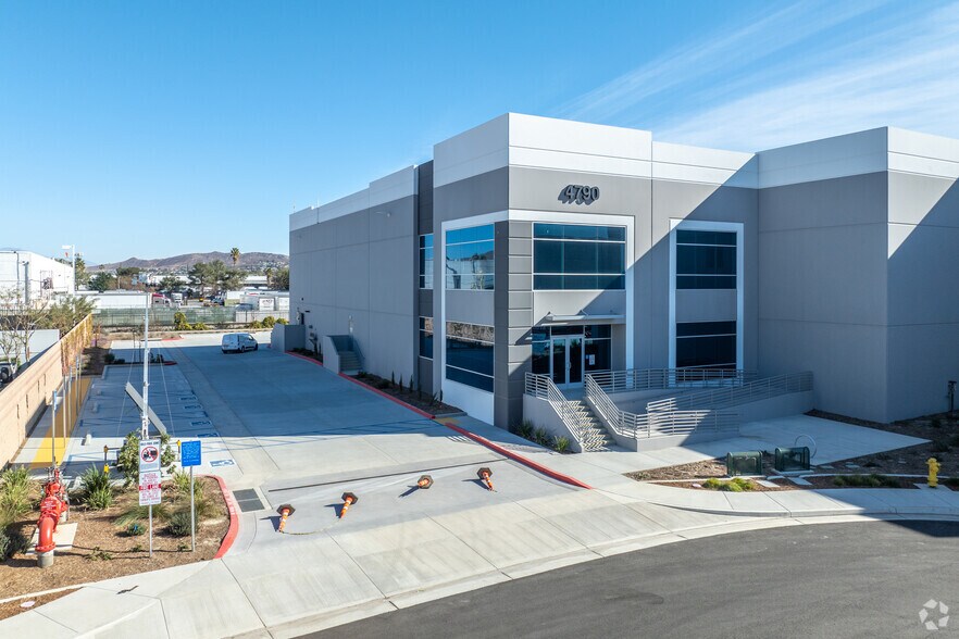 More Photos Of 4790 Troy Ct, Jurupa Valley Manufacturing For Sale