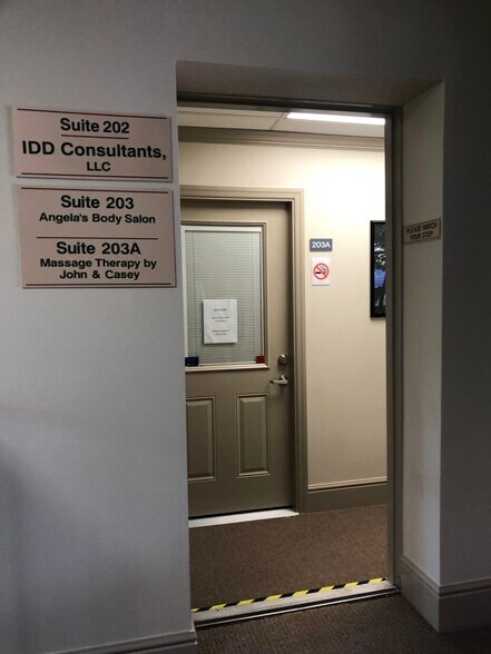 More Photos Of 501 Valleybrook Rd, McMurray Loft Creative Space For Lease