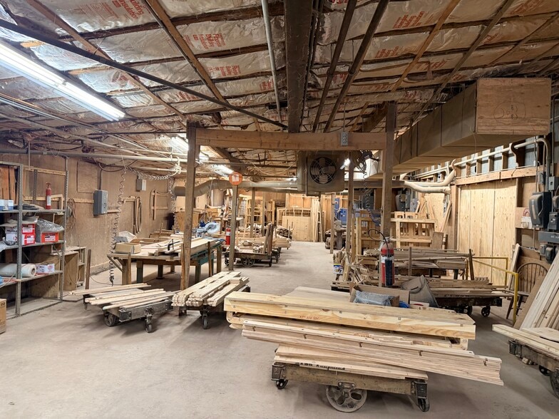 More Photos Of 2570 Needmore Rd, Woodleaf Warehouse For Sale