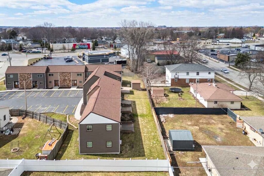 More Photos Of 1747 Oakdale Ave, Green Bay Apartments For Sale