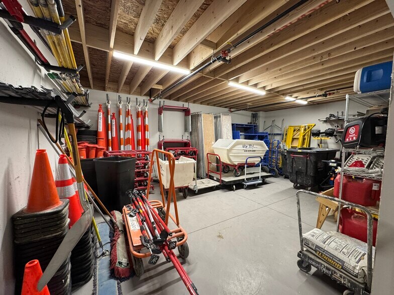 More Photos Of 645 Sandpiper Trl, Cottage Grove Warehouse For Sale