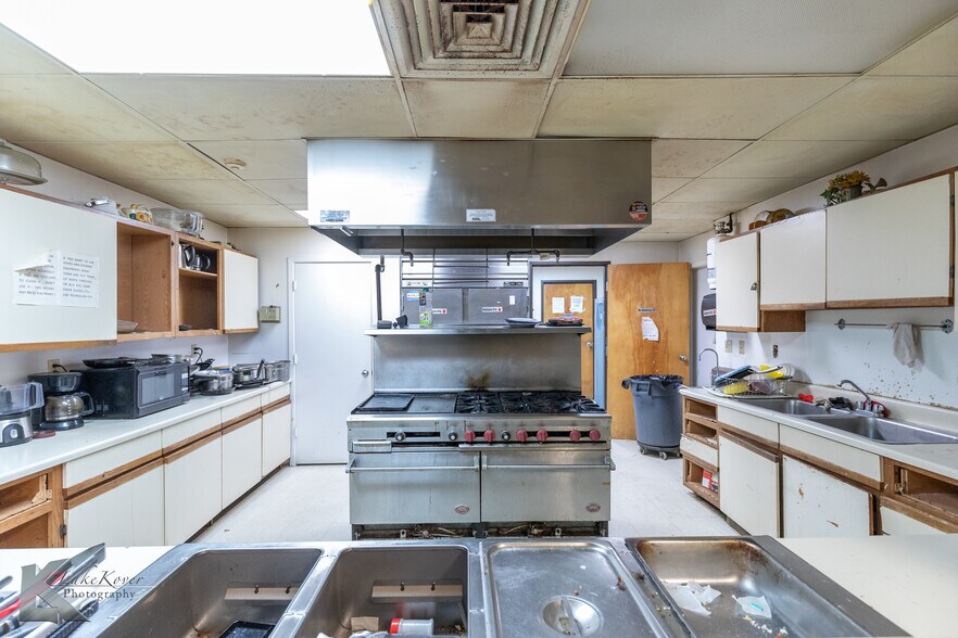 More Photos Of 1109 Oak St, Abilene Shelter For Sale