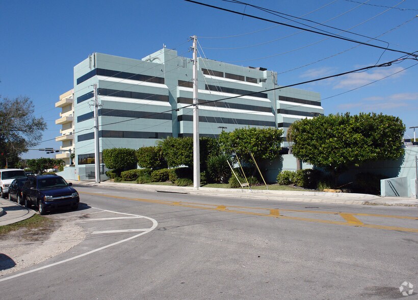 More Photos Of 351 NW Le Jeune Rd, Miami Medical For Lease