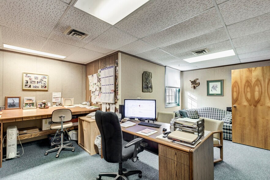 More Photos Of 1355 N Main St, Hampstead Office For Sale