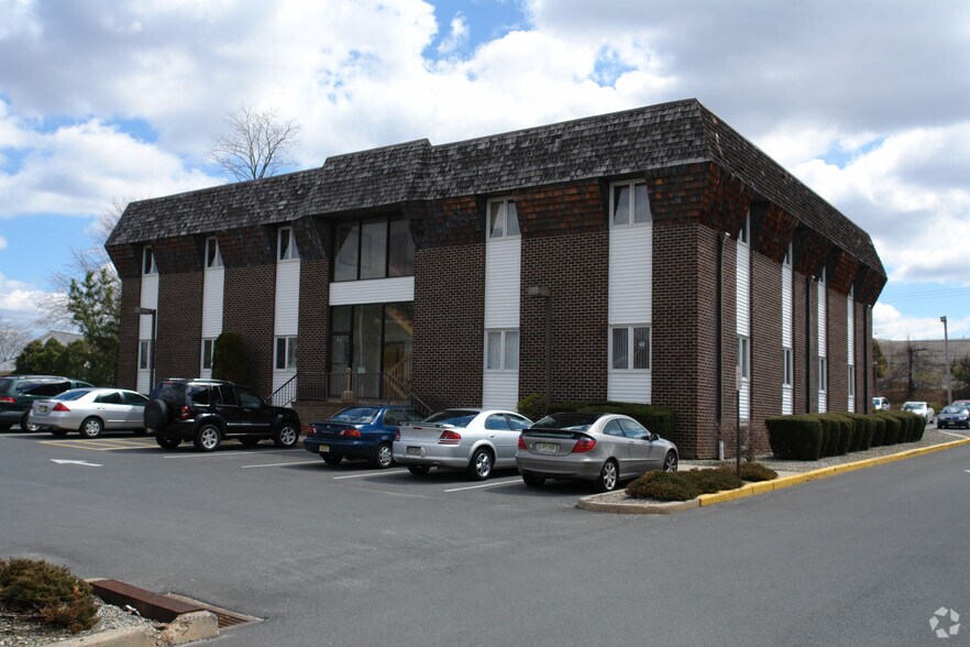 More Photos Of 20 Cambridge Dr, Matawan Medical For Lease