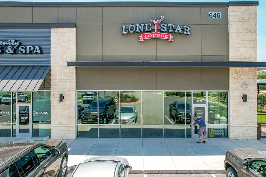 More Photos Of 646 W FM 78, Cibolo General Retail For Lease