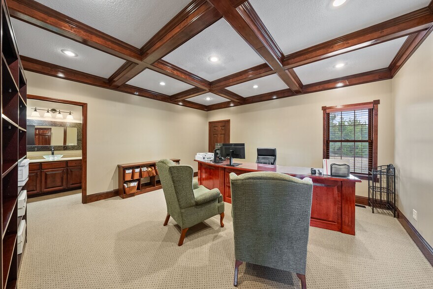 More Photos Of 616 Lana Dr, Cameron Office For Sale