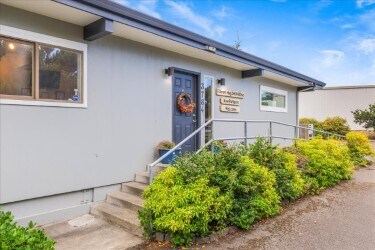More Photos Of 3784 SE High School Dr, Lincoln City Medical For Sale