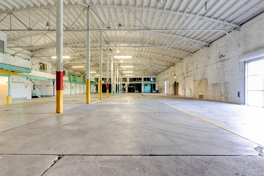 More Photos Of 2130 N Old Dixie Hwy, Fort Pierce Warehouse For Sale