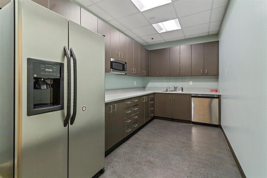 More Photos Of 1800 Glenarm Pl, Denver Office For Sale