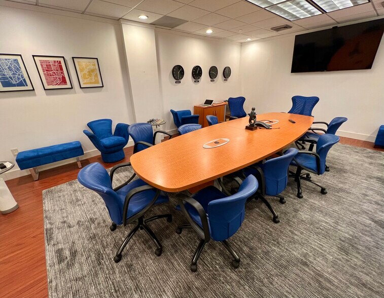 More Photos Of 261 NE 1st St, Miami Office For Lease