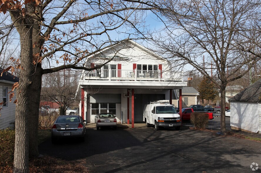 More Photos Of 8518 Chestnut Ave, Bowie Showroom For Sale